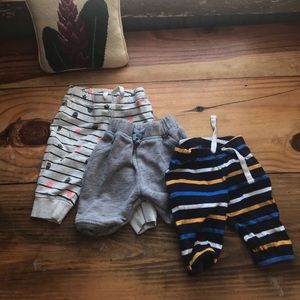 Gap baby leggings and 1 pair of gray sweatpants.